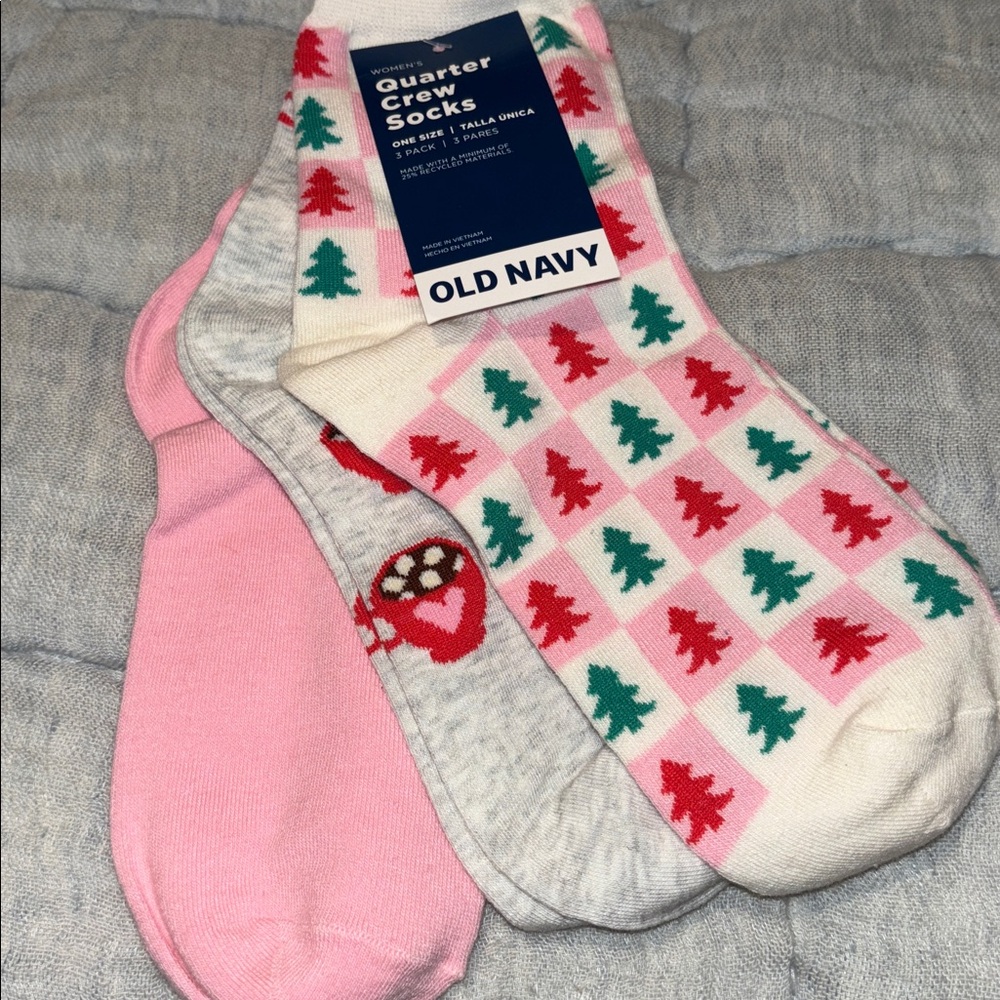 NWT Old Navy Women's Quarter Crew Socks.